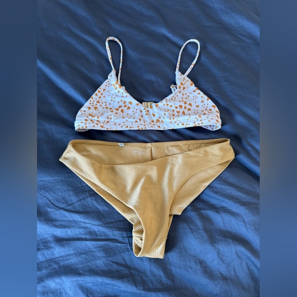 Kulani top aerie bottom